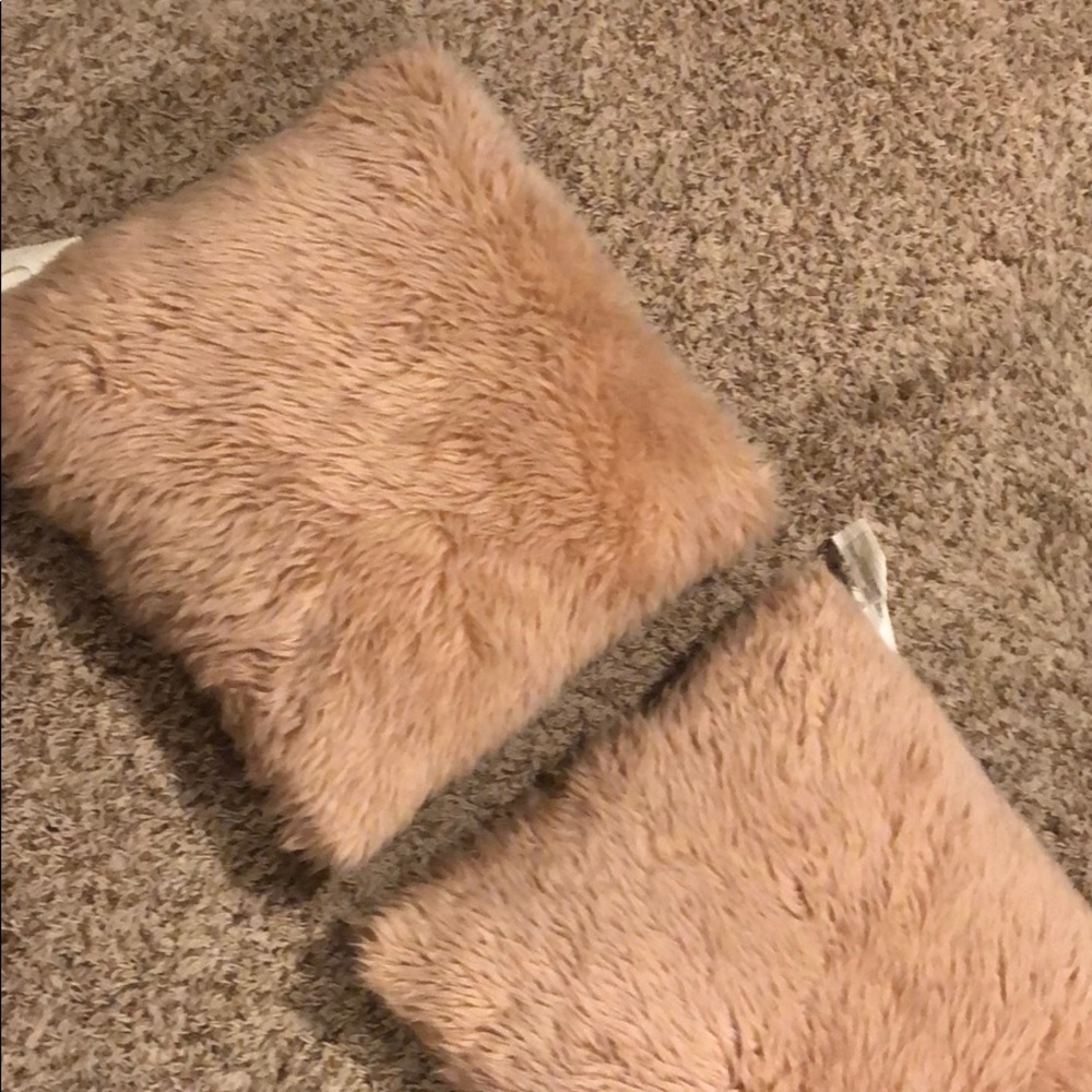 2 pillows